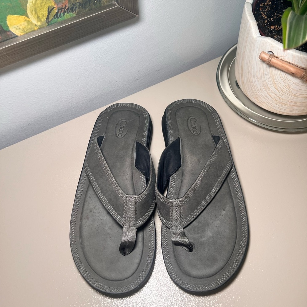 Chaco Gray leather Sandals M8